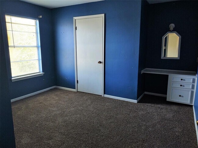 Building Photo - 425 N Wisconsin Ave