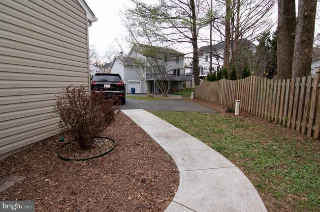 Building Photo - 404 Talahi Rd SE