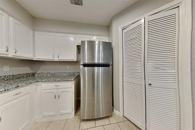 Building Photo - 3807 Wood Stone Walk Dr