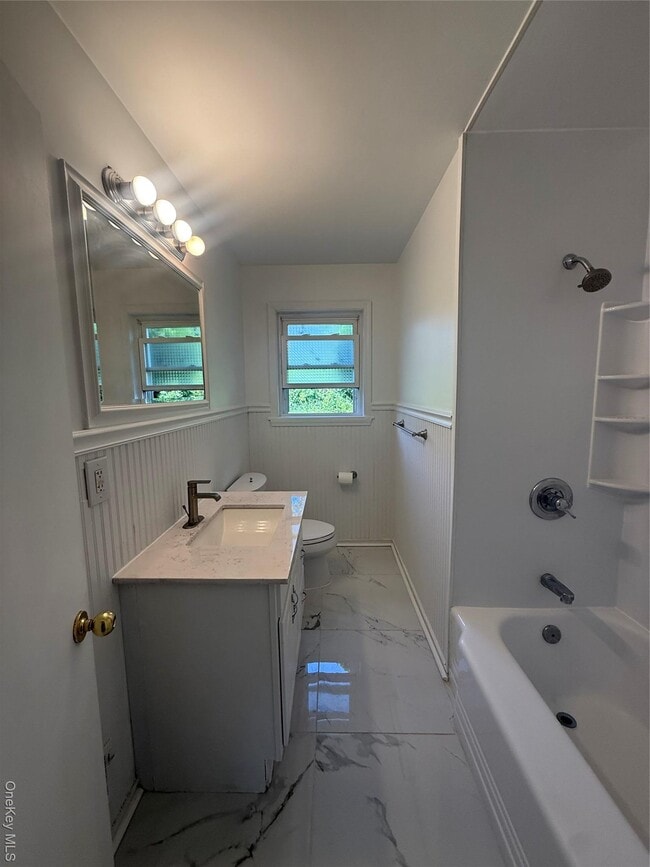 Building Photo - 11 Willow Ln