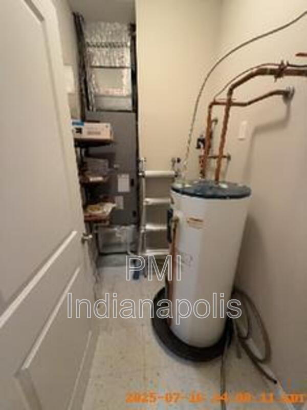 Building Photo - 141 S Meridian St