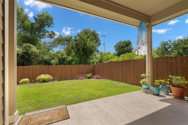 Building Photo - 8540 White Ibis Dr