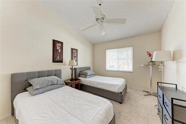 Building Photo - Furnished 2 Bedroom | 2 Bath - Lake Views