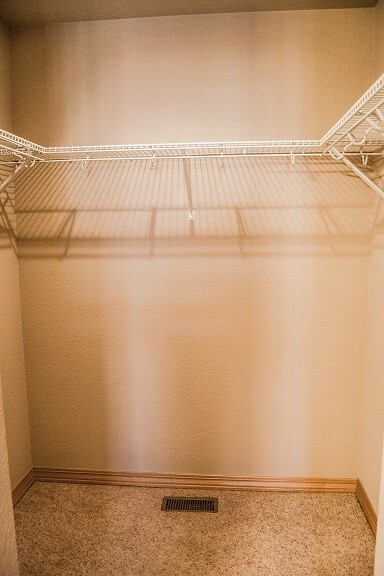 Building Photo - 2864 W Lakewood Dr