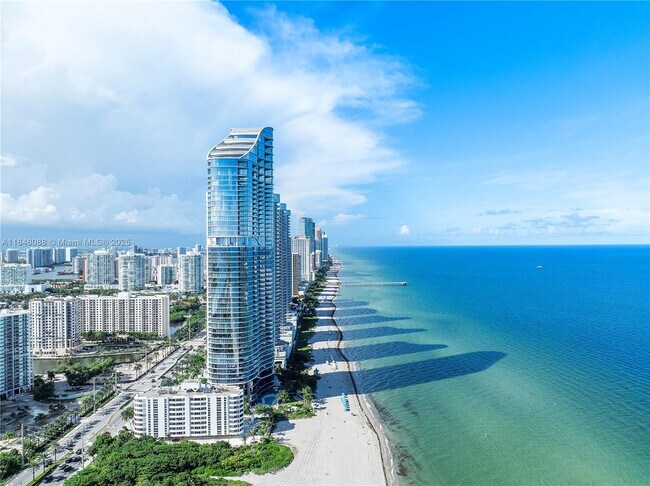 Building Photo - 15701 Collins Ave
