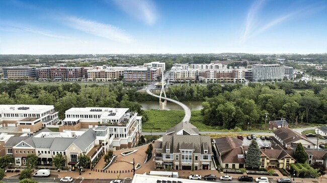 Building Photo - Luxury Condo in Dublin's Coveted Bridge Pa...