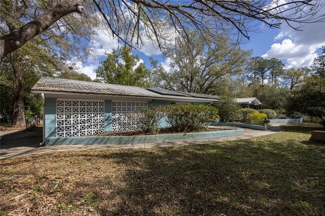 Building Photo - 1421 NW 30th St