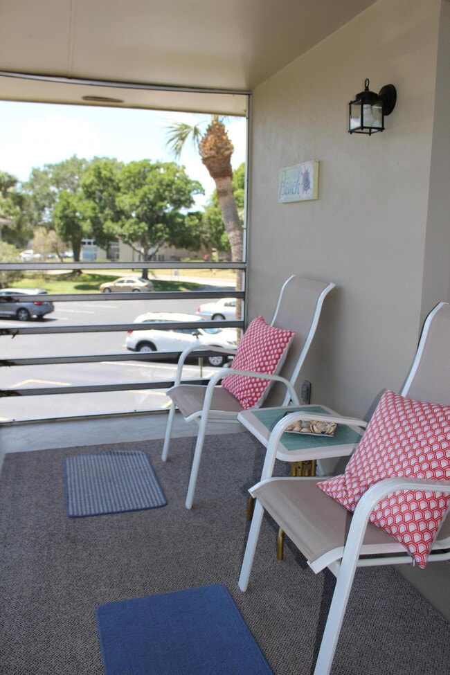 Building Photo - 30 Lake Vista Trail