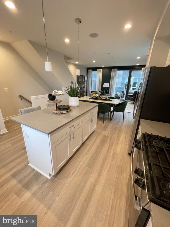 Building Photo - 3011 Schirra Dr