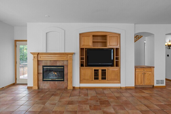 Building Photo - 10197 S Fairgate Way