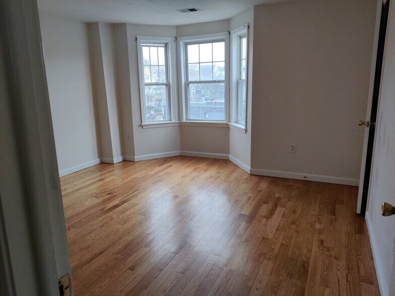 Living Room - 235-2 Columbia Rd