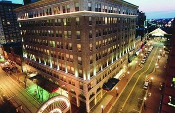 Building Photo - The Atrium