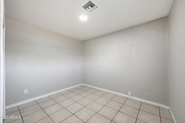 Building Photo - 5206 W Ocotillo Rd