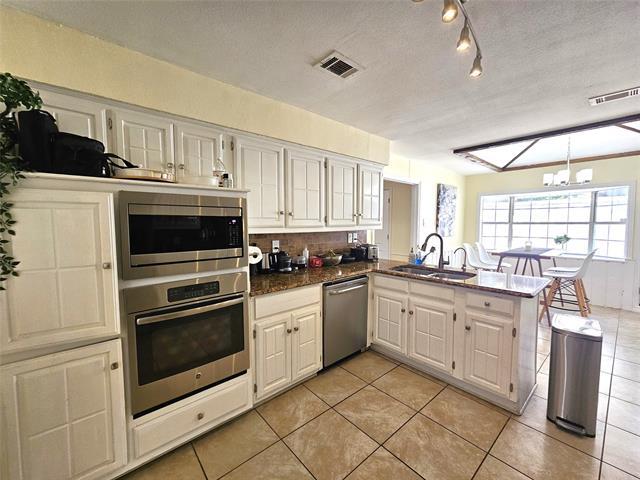 Building Photo - 13103 Fall Manor Dr