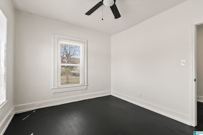 Building Photo - 1101 7th Ave W