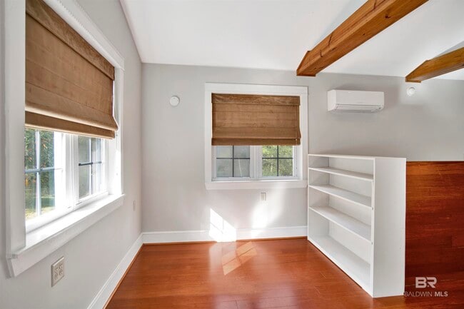 Building Photo - 18870 Highland Dr