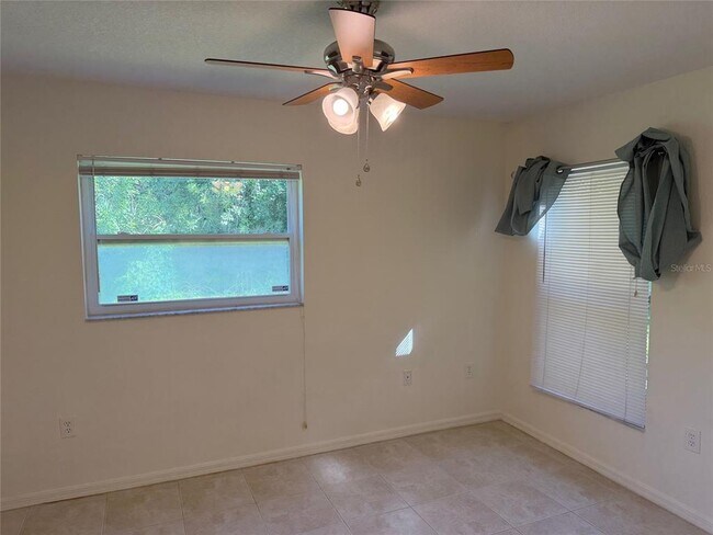 Building Photo - 1203 Saxony Cir