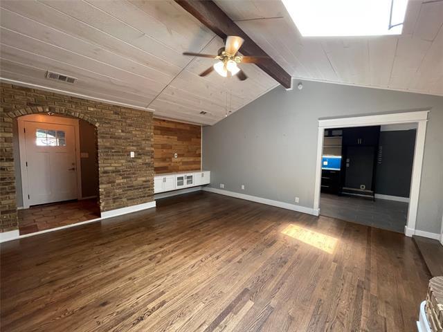 Building Photo - 2100 Twin Elms Dr