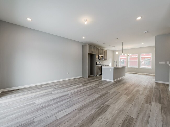 Building Photo - Introducing a stunning 3 bedroom, 2.5 bath...