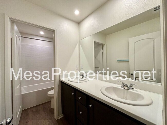 Building Photo - 14960 Coppola St