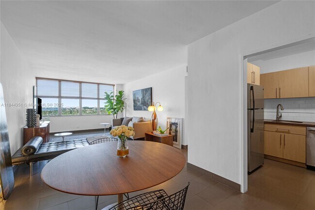 Building Photo - 7441 Wayne Ave