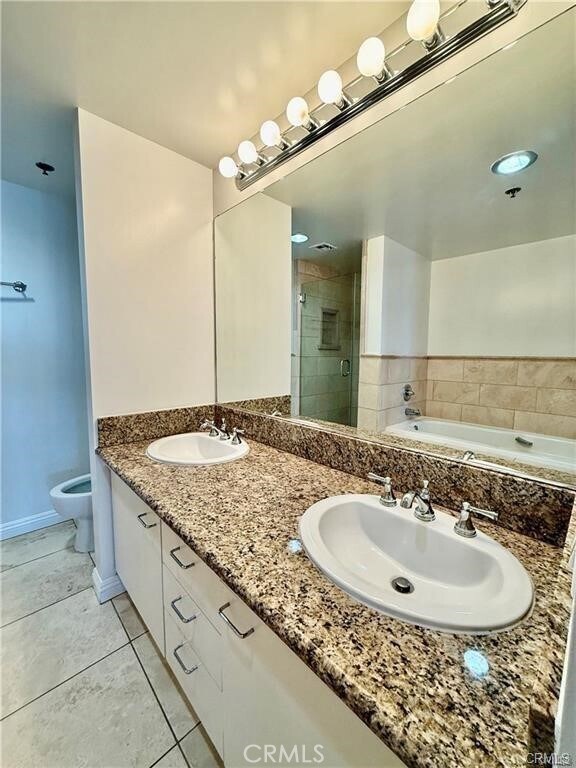 Building Photo - 525 E Seaside Way