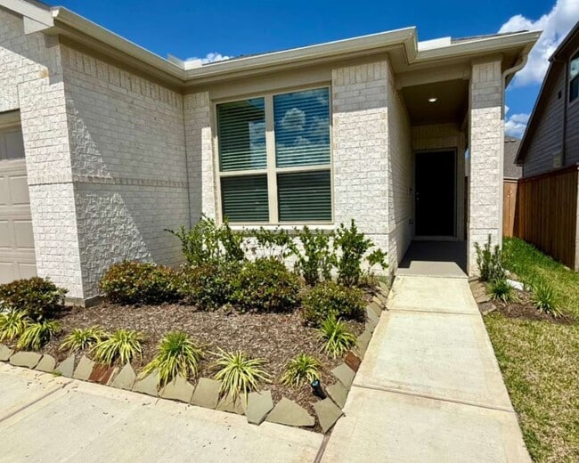 Building Photo - 15349 Dapple Blf Ln