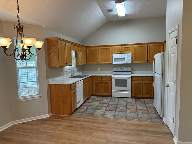 Building Photo - 355 Shady Oak Cir