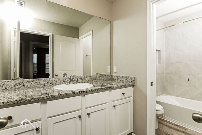 Building Photo - 2815 Praline Ferry