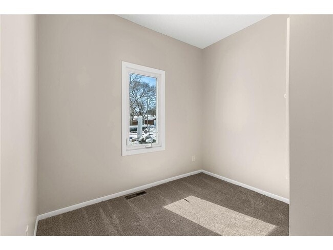Building Photo - 209 29th Ave N