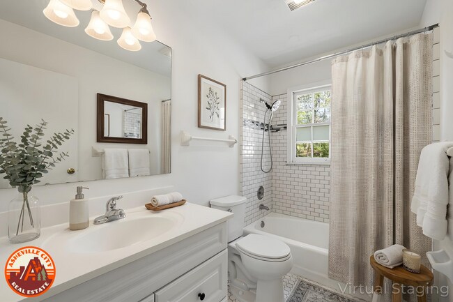 Building Photo - Chiles Avenue