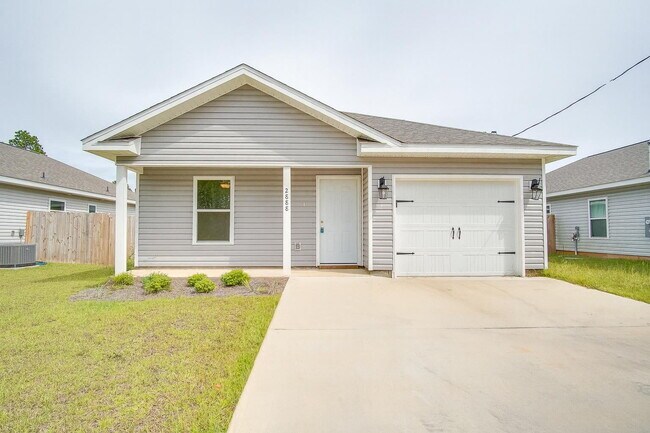 Primary Photo - Modern Comfort Meets Style – Spacious 3-Be...