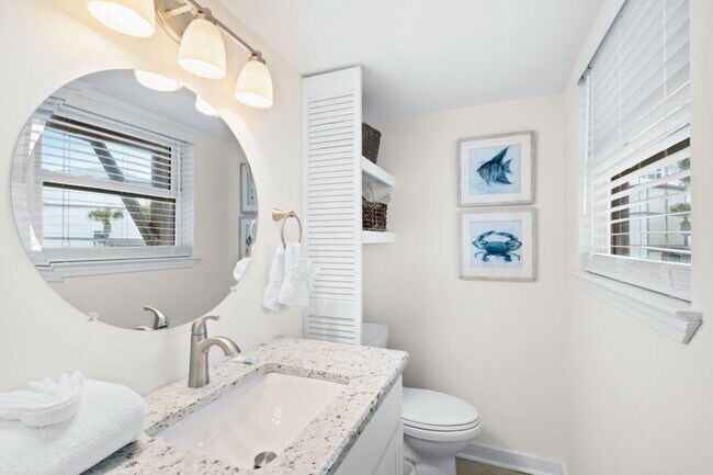 Building Photo - 1948 W Beach Blvd