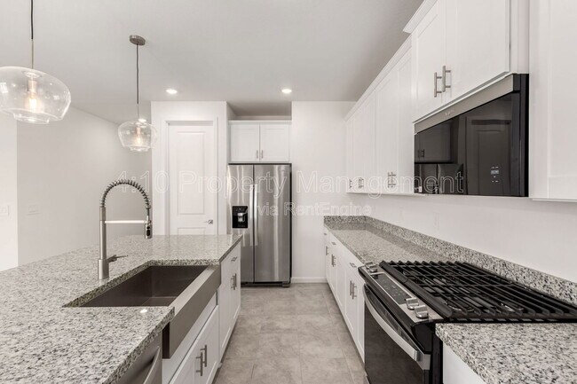 Building Photo - 35405 W Catalan St