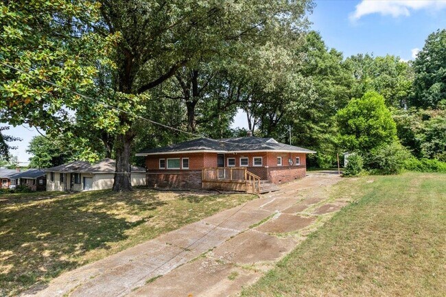 Building Photo - 3360 Berea Rd