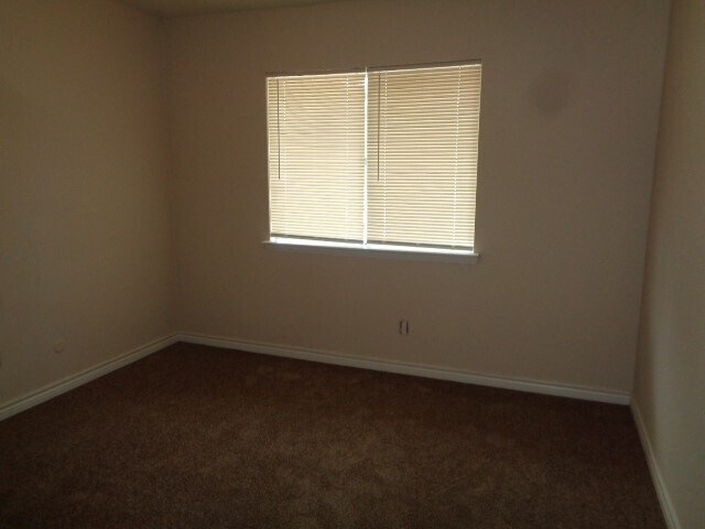Building Photo - 5644 Birchmont Dr