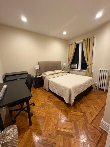 Bedroom 2 - 76 Romaine Ave