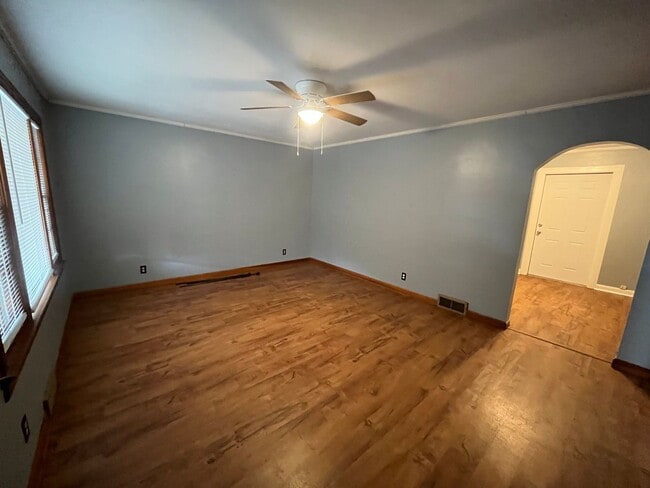 Building Photo - Updated 3 Bedroom Home across from MSU