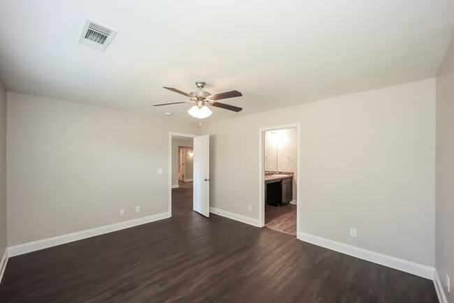 Building Photo - Charming 3 Bedroom Atlanta Home