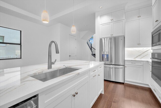 Building Photo - 13482 Artisan Cir