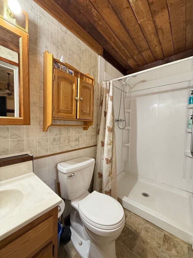 Building Photo - Fully Furnished 1-Bedroom Apartment – Utilities & Internet Included!