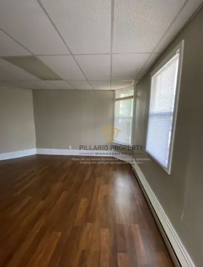 Building Photo - 347 Richmond Ave