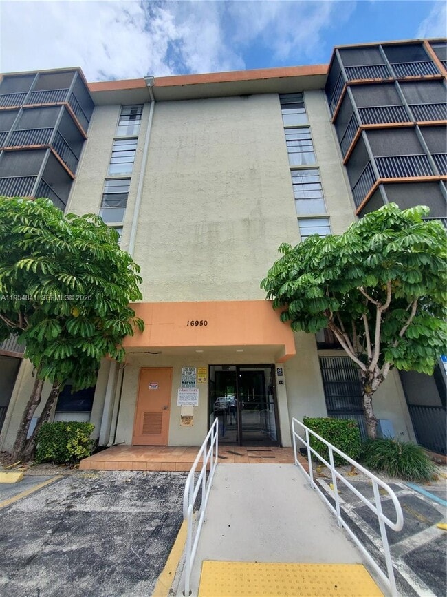 Building Photo - 16950 W Dixie Hwy