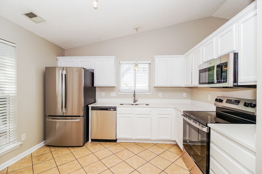 Building Photo - 105 Sweetbriar Ct