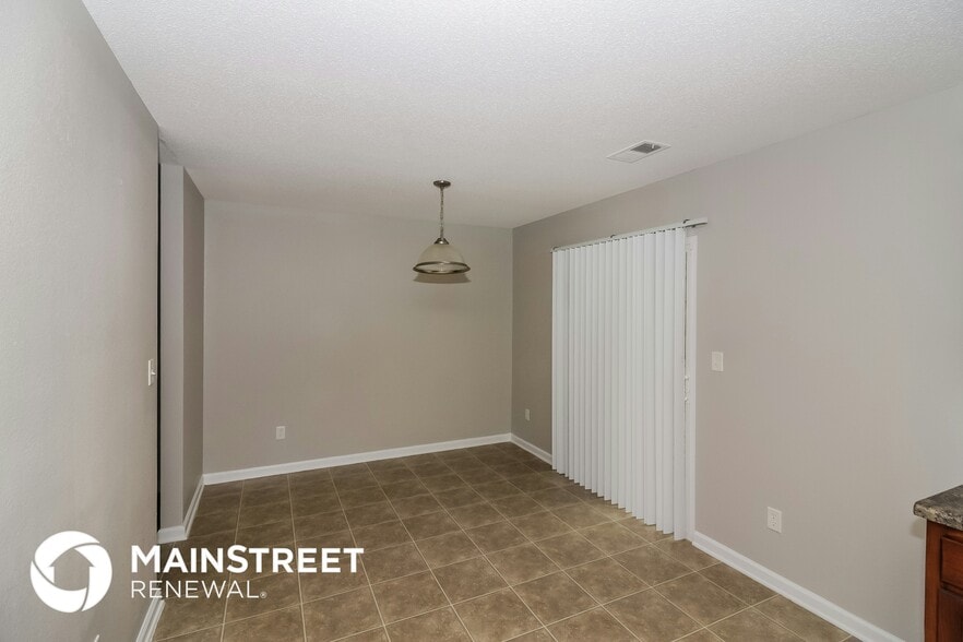 Building Photo - 10209 Cottage Farms Dr