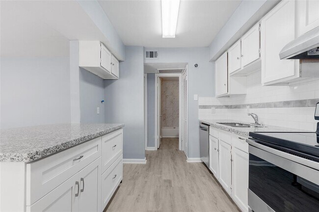 Building Photo - 17202 Imperial Valley Dr