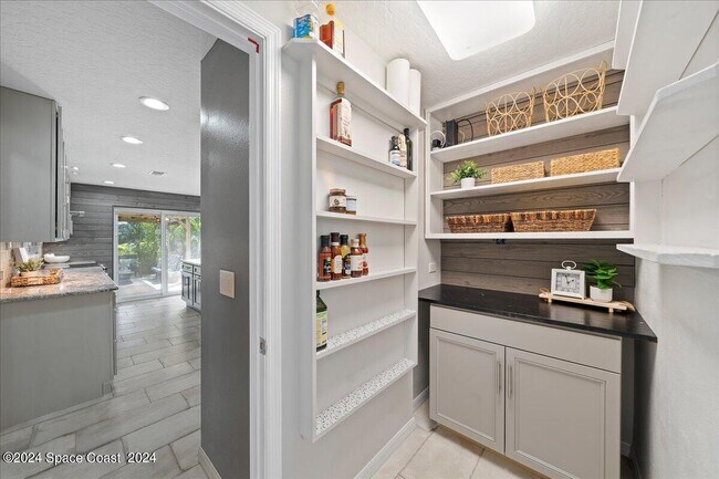 Building Photo - 219 Fifth Ave