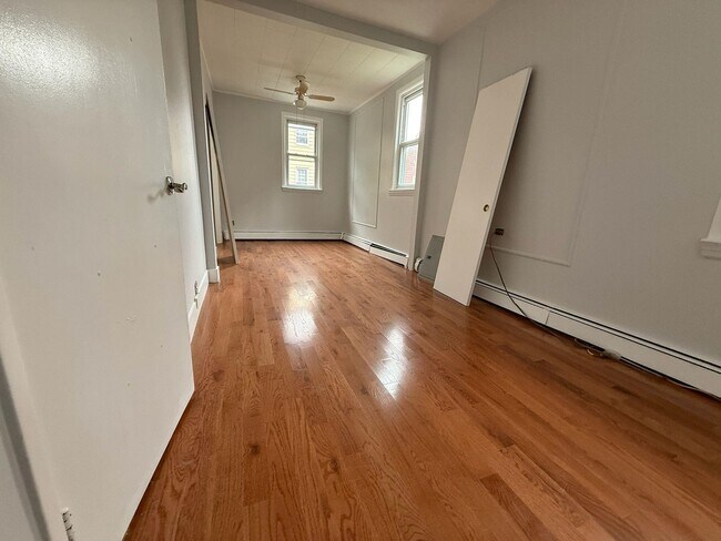 Building Photo - 321 Avenue C