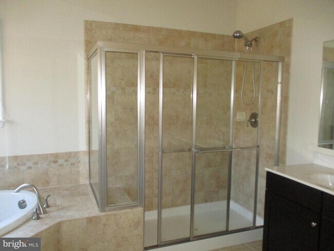 Building Photo - 7303A Hayfield Rd