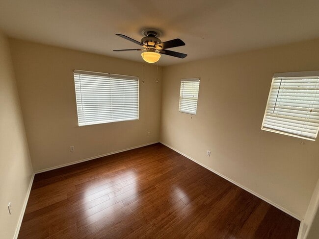 Building Photo - Large North Oxnard Home for Rent